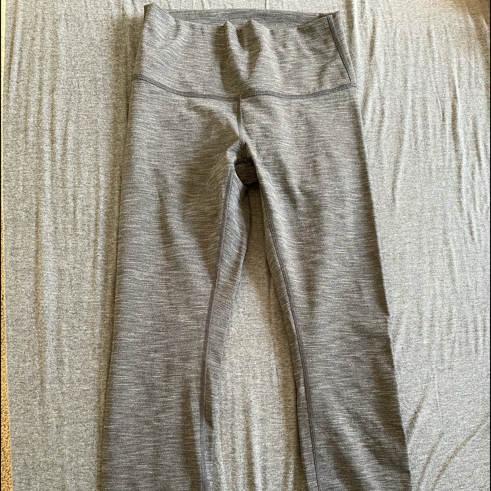 EUC lululemon leggings size 6